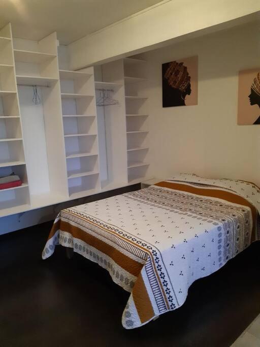 Grand Studio Climatise Avec Haut Debit Et Tv Tnt Fort-de-France Extérieur photo